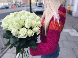 BUKIET 40 DŁUGICH BIAŁYCH/KREMOWYCH RÓŻ 